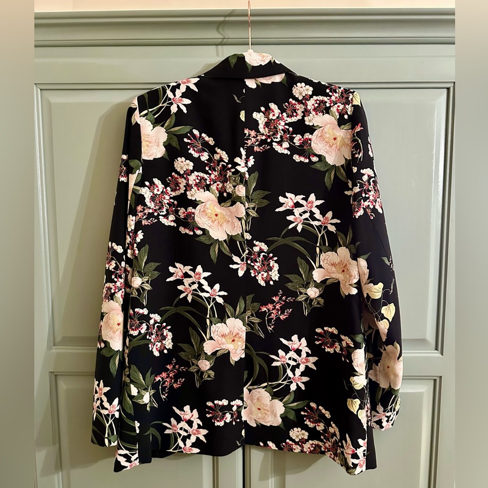 Jasmine & Juliana Black Floral Blazer - Picture 3 of 4